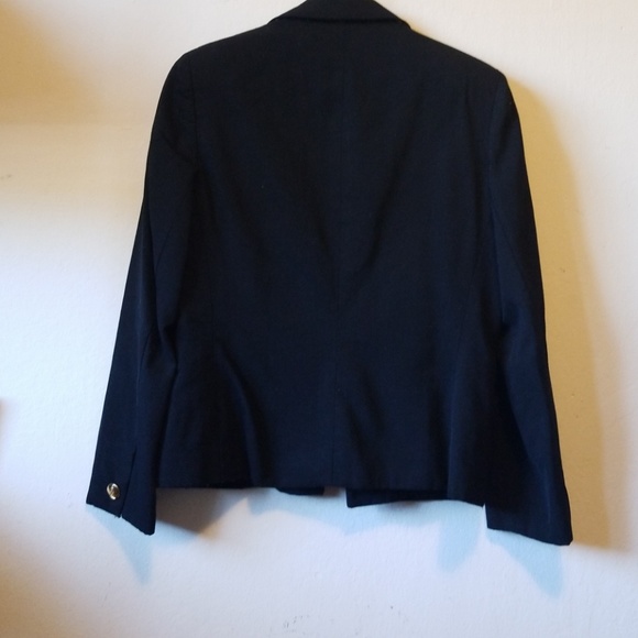 Blazer - Picture 5 of 6